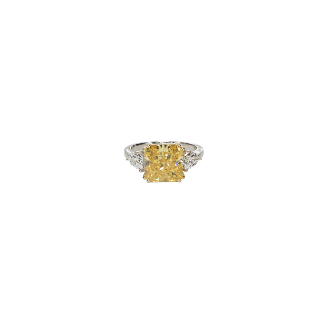 Photo of The Duchess. Citron with Cubic Zirconia